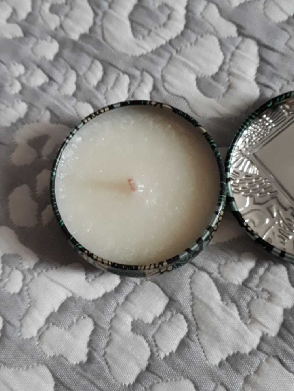 Voluspa Tea Light - Picture 3 of 3
